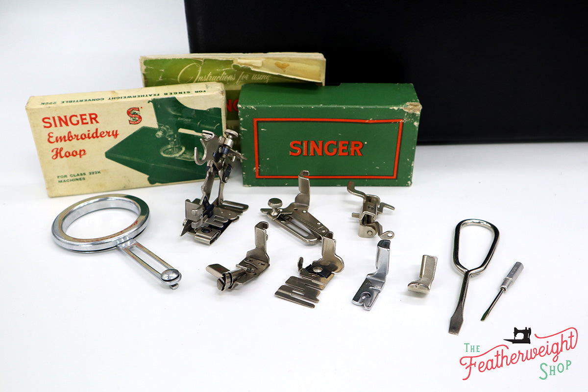 Singer Featherweight 222K Sewing Machine EL181***