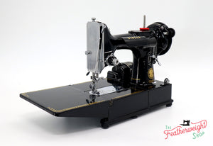 Singer Featherweight 222K Sewing Machine EL181***