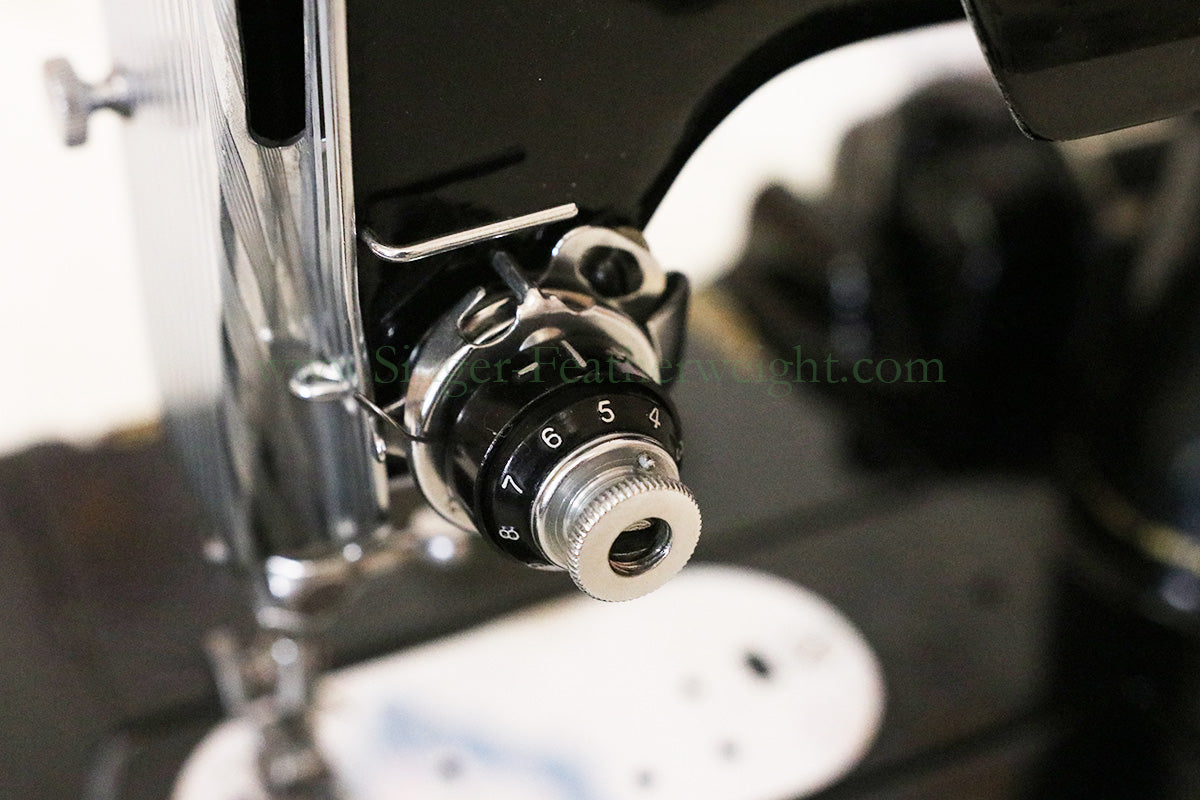 Singer Featherweight 222K Sewing Machine EK629***