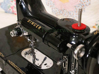 Load image into Gallery viewer, Singer Featherweight 222K Sewing Machine EK629***