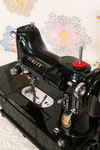 Singer Featherweight 222K Sewing Machine EK629***