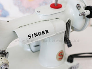 Load image into Gallery viewer, Singer Featherweight 221 Sewing Machine, WHITE EV893***