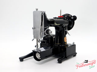 Load image into Gallery viewer, Singer Featherweight 222K Sewing Machine, RED &quot;S&quot; ER0244**