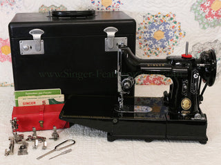 Load image into Gallery viewer, Singer Featherweight 222K Sewing Machine EM9584**