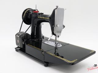 Load image into Gallery viewer, Singer Featherweight 222K Sewing Machine EM9577**