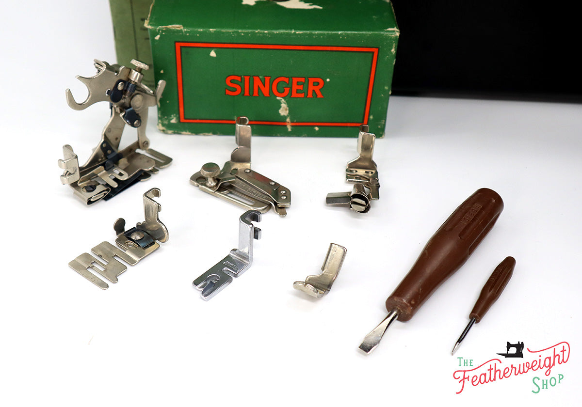 Singer Featherweight 221K Sewing Machine, EH140***