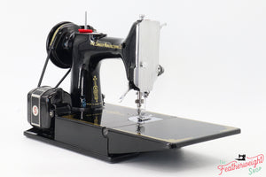 Singer Featherweight 221K Sewing Machine - EH375***