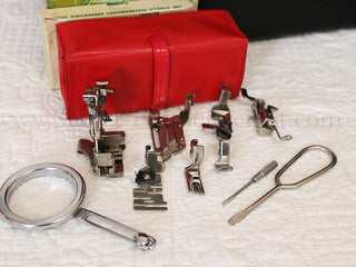 Load image into Gallery viewer, Singer Featherweight 222K Sewing Machine, RED &quot;S&quot; ER0230**