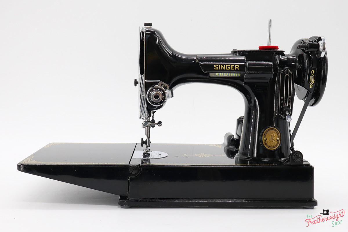 Singer Featherweight 221 Sewing Machine, AL020***