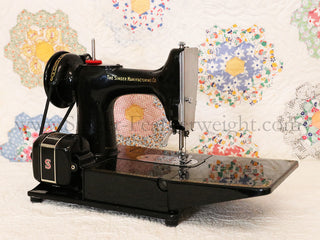 Load image into Gallery viewer, Singer Featherweight 222K Sewing Machine, RED &quot;S&quot; ER0230**