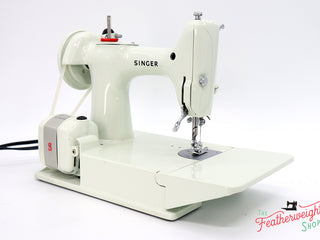 Load image into Gallery viewer, Singer Featherweight 221K Sewing Machine, WHITE EV958***