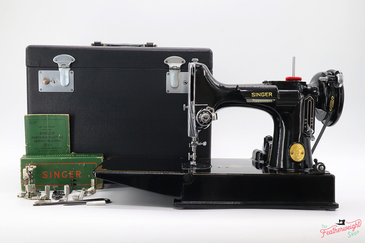 Singer Featherweight 221 Sewing Machine, AJ785***