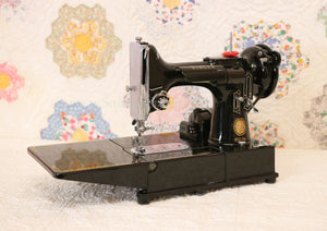 Singer Featherweight 222K Sewing Machine EN134***