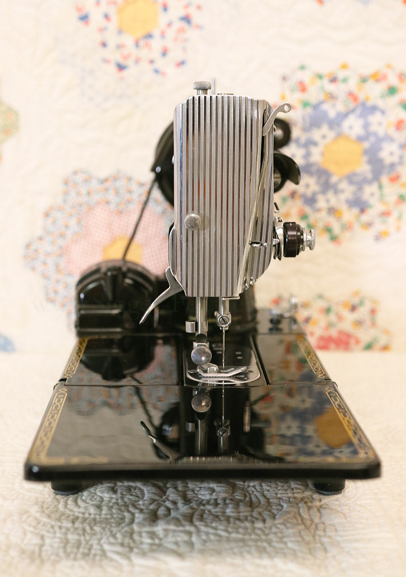 Singer Featherweight 222K Sewing Machine EN134***