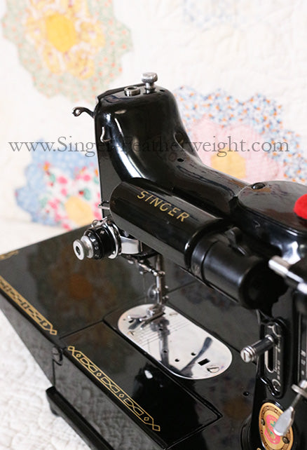 Singer Featherweight 222K Sewing Machine, RED "S" ER0230**