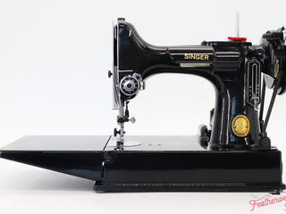 Load image into Gallery viewer, Singer Featherweight 221 Sewing Machine, AK620***