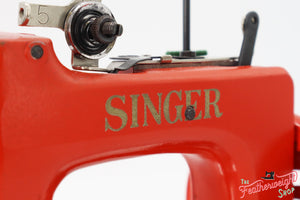 Singer Sewhandy Model 20 - Original Poppy Red - RARE