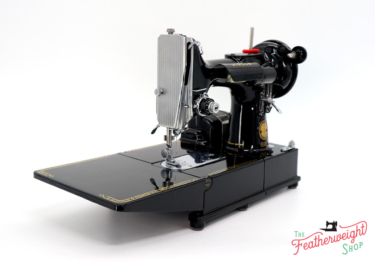 Singer Featherweight 222K Sewing Machine EM238***