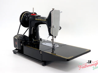 Load image into Gallery viewer, Singer Featherweight 222K Sewing Machine EM238***