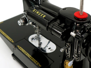 Load image into Gallery viewer, Singer Featherweight 222K Sewing Machine EM238***