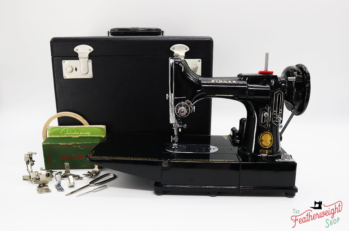 Singer Featherweight 222K Sewing Machine EM238***