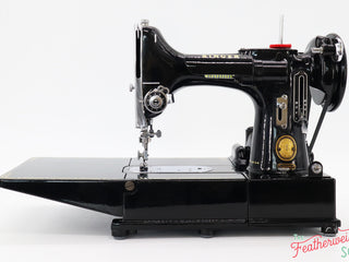 Load image into Gallery viewer, Singer Featherweight 222K Sewing Machine EJ621***