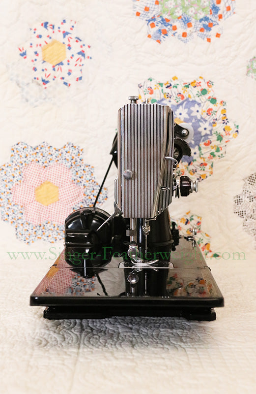 Singer Featherweight 221 Sewing Machine, AM186***