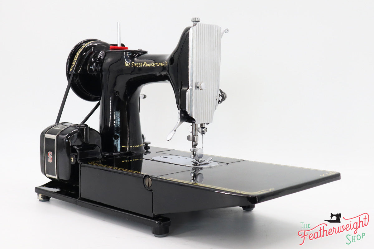 Singer Featherweight 222K Sewing Machine EJ621***