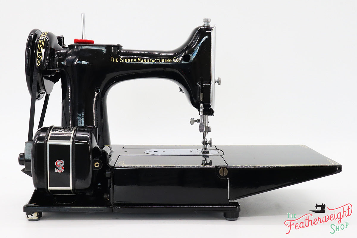 Singer Featherweight 222K Sewing Machine EJ621***