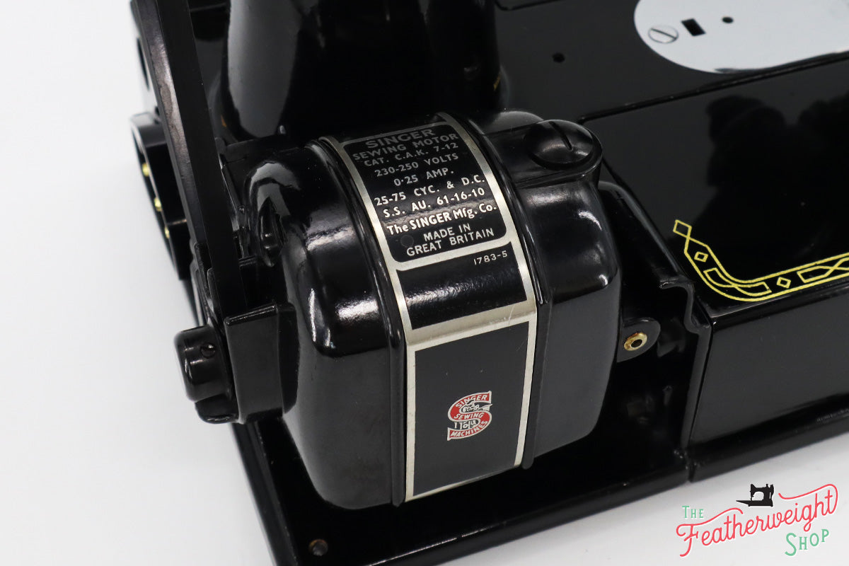 Singer Featherweight 222K Sewing Machine EJ621***