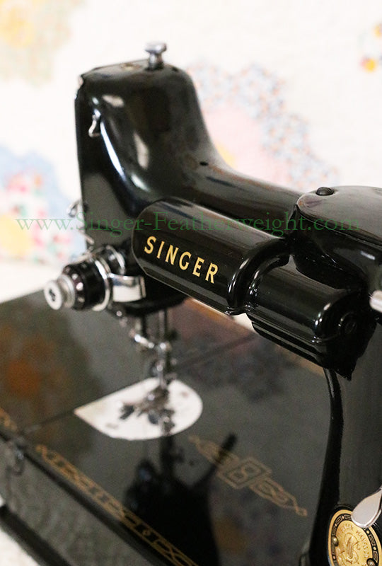 Singer Featherweight 221 Sewing Machine, AM186***