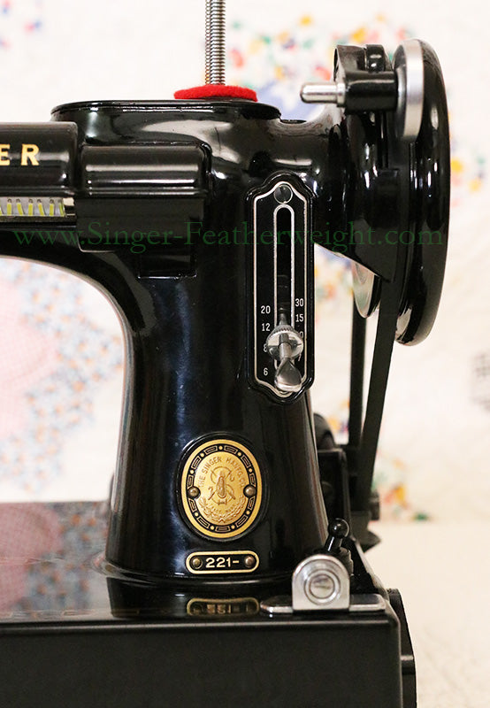 Singer Featherweight 221 Sewing Machine, AM186***