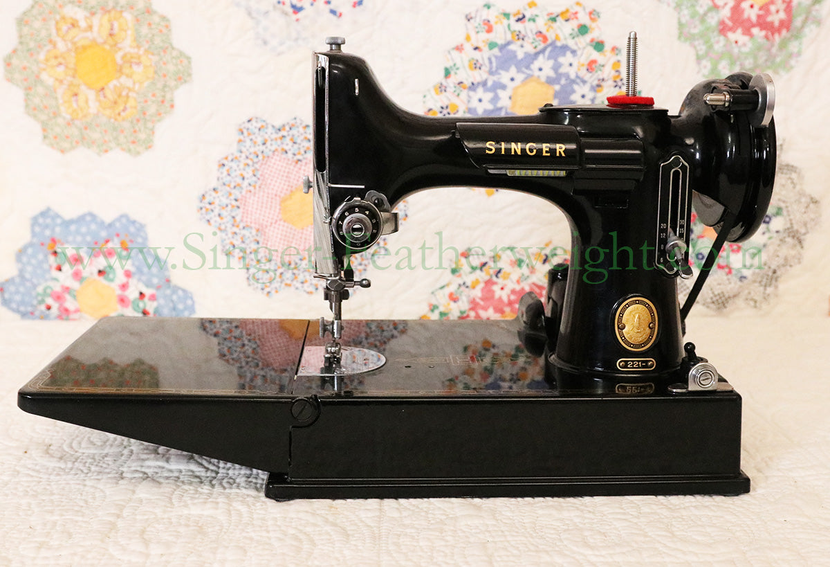 Singer Featherweight 221 Sewing Machine, AM161***