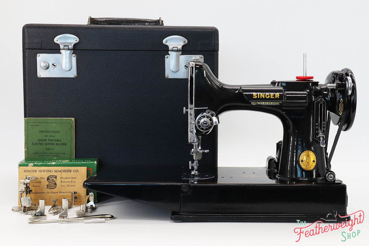 Singer Featherweight 221 Sewing Machine, AF934***