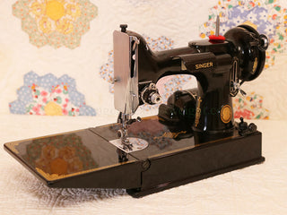 Load image into Gallery viewer, Singer Featherweight 221 Sewing Machine, AK765***