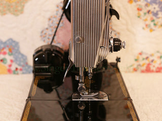Load image into Gallery viewer, Singer Featherweight 221 Sewing Machine, AK765***