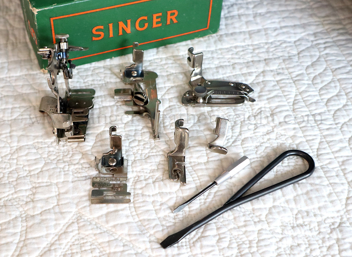 Singer Featherweight 221 Sewing Machine, AK993***