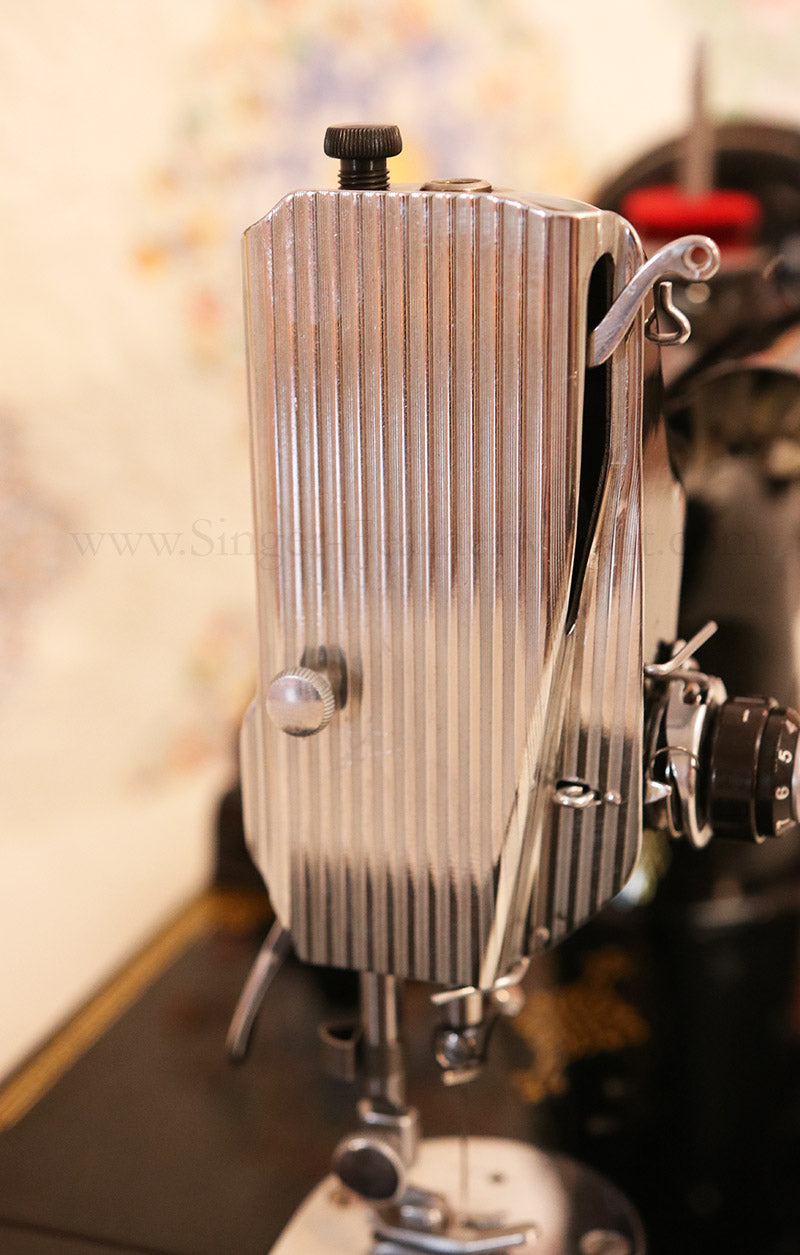 Singer Featherweight 221 Sewing Machine, AK765***