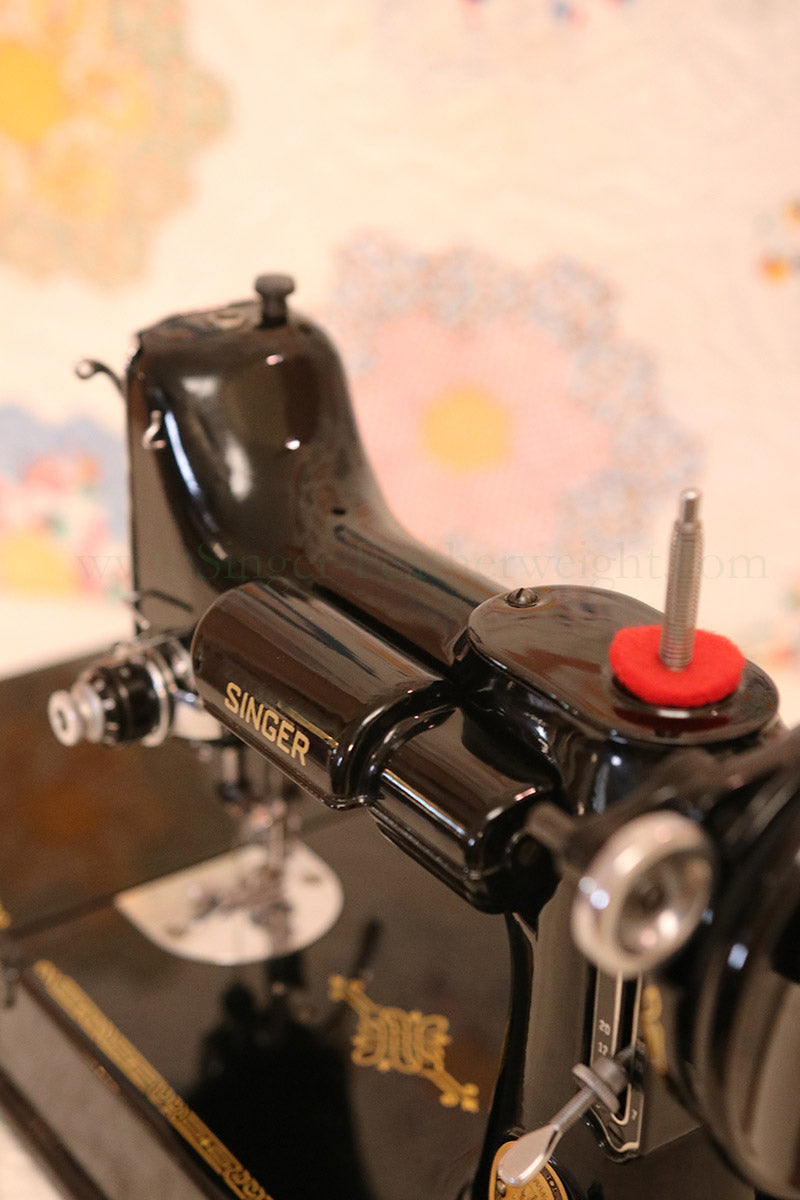 Singer Featherweight 221 Sewing Machine, AK765***