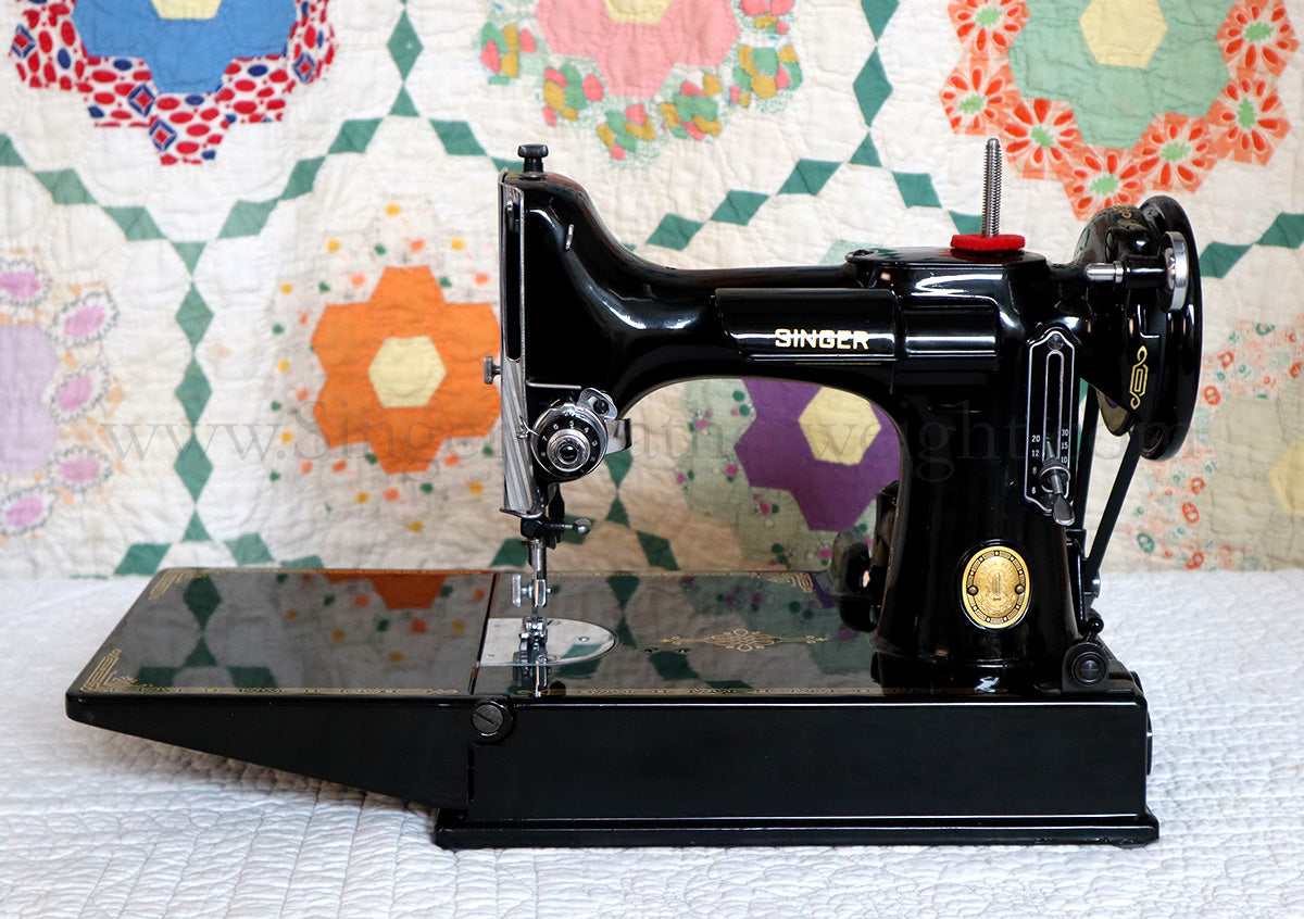 Singer Featherweight 221 Sewing Machine, AK993***