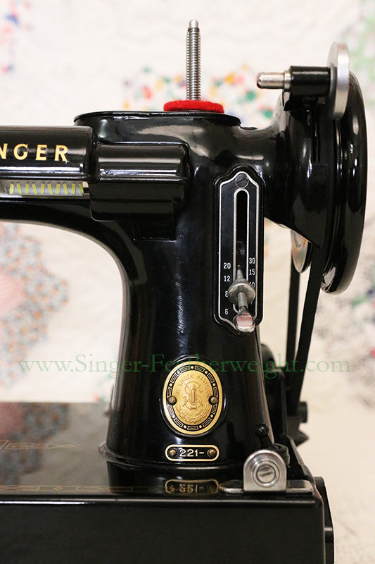 Singer Featherweight 221 Sewing Machine, AM161***