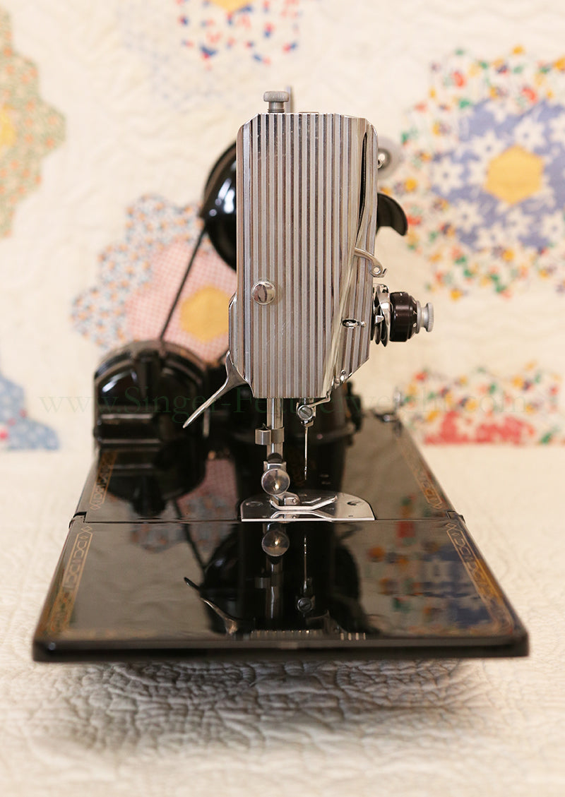 Singer Featherweight 221 Sewing Machine, AM150***