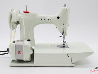 Load image into Gallery viewer, Singer Featherweight 221K Sewing Machine, British WHITE EY088***