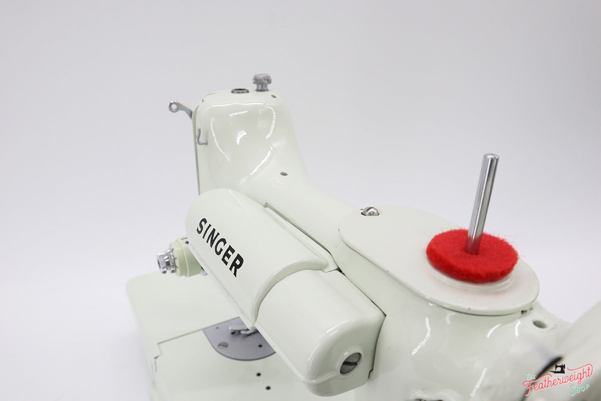 Singer Featherweight 221K Sewing Machine, British WHITE EY088***