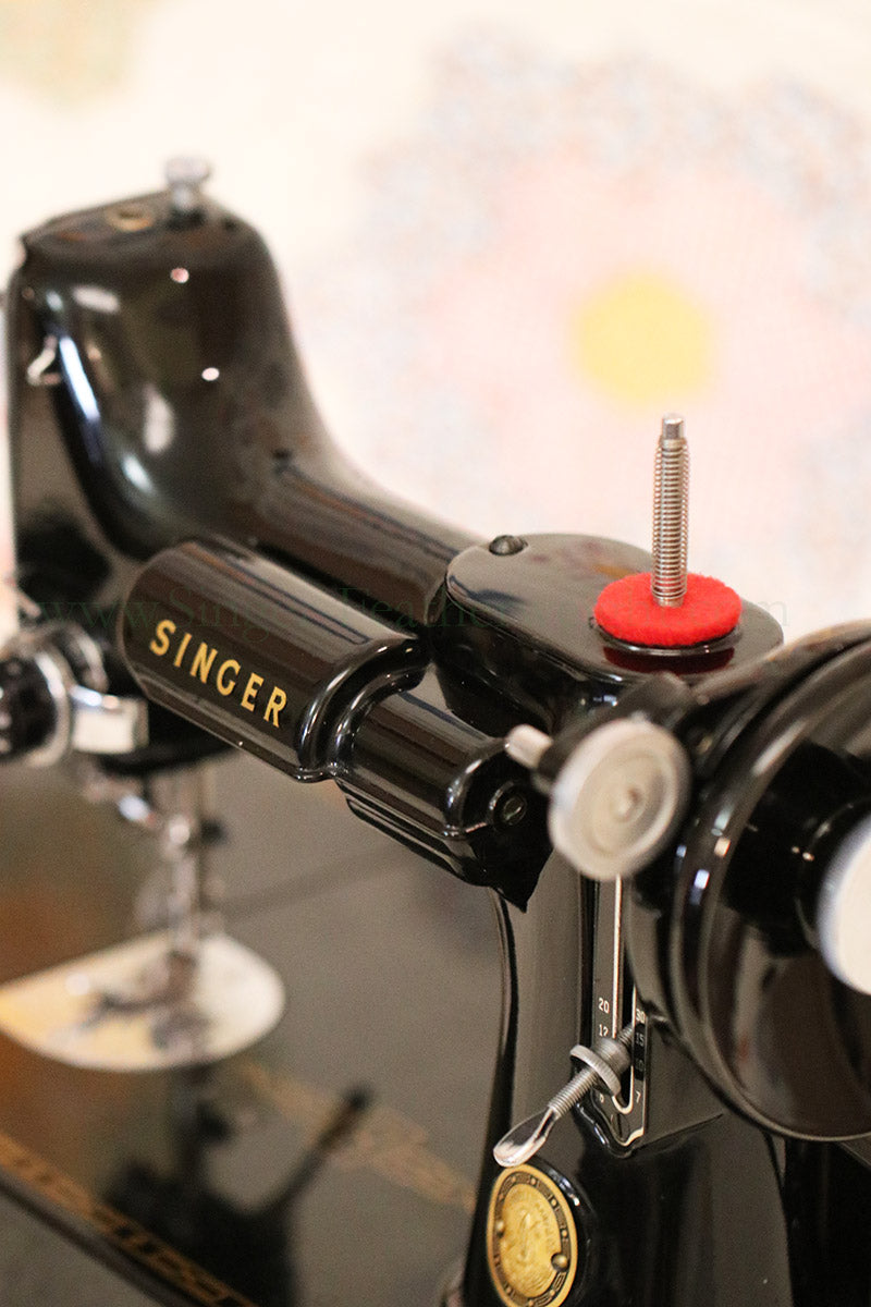 Singer Featherweight 221 Sewing Machine, AM150***