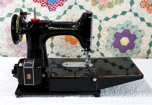 Singer Featherweight 222K Sewing Machine, RED "S" EP5432**