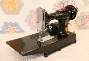 Singer Featherweight 222K Sewing Machine EK329***