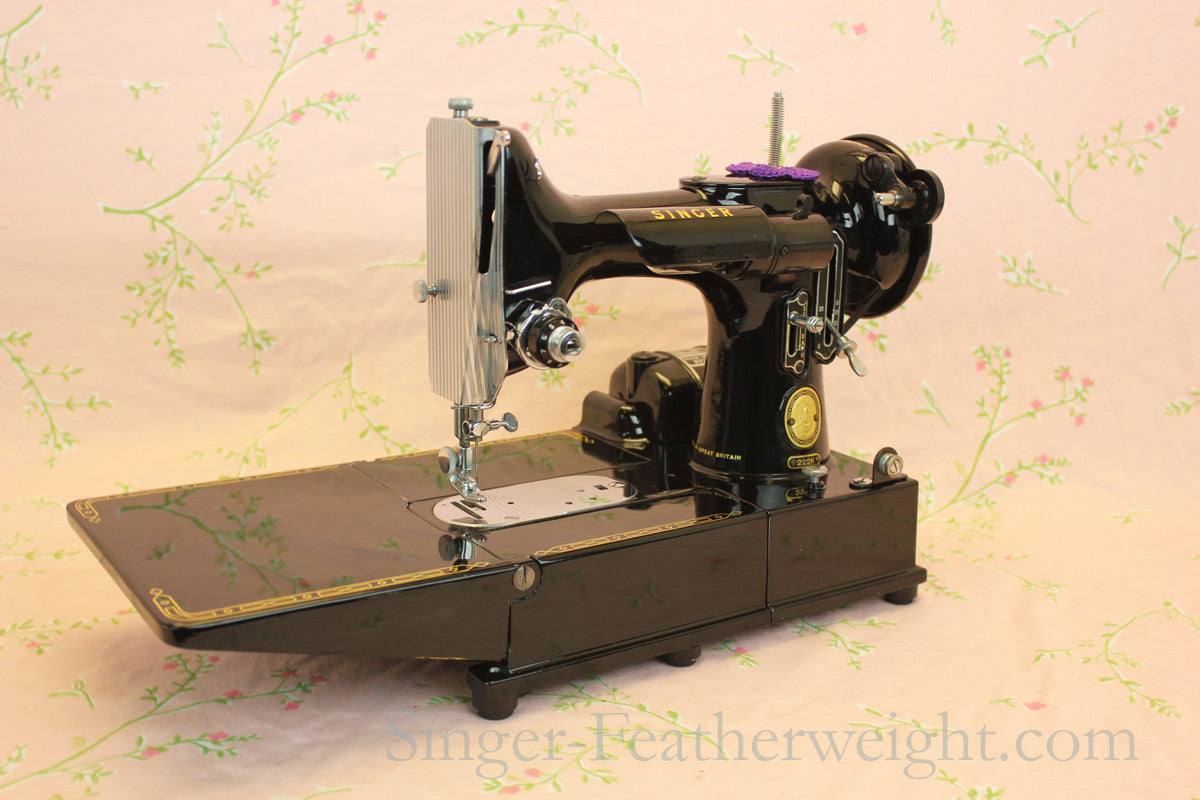 Singer Featherweight 222K Sewing Machine