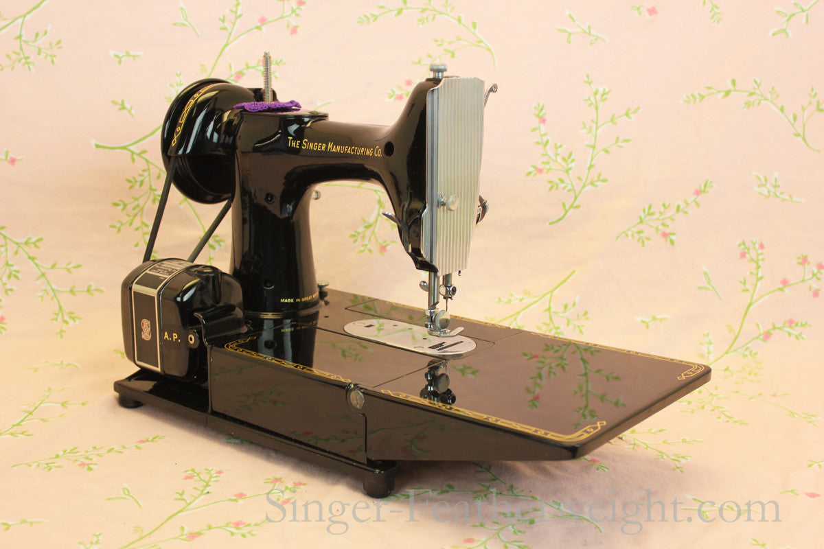 Singer Featherweight 222K Sewing Machine