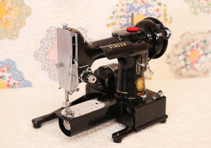 Singer Featherweight 222K Sewing Machine EK329***